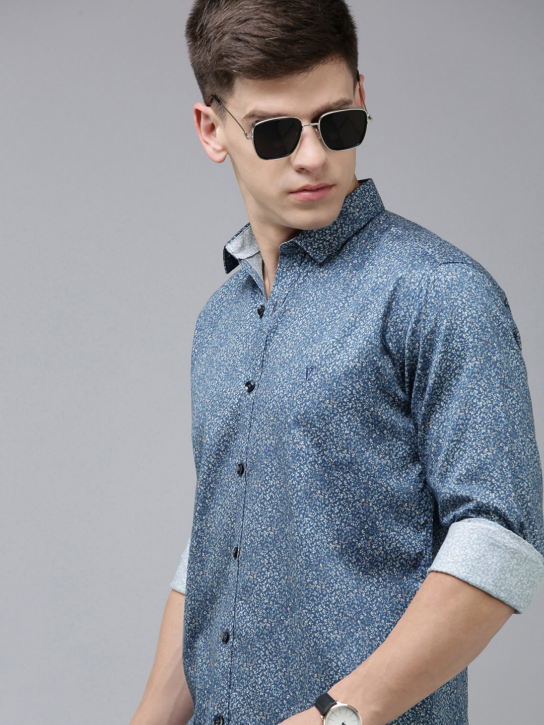 V Dot Men Floral Printed Slim Fit Pure Cotton Casual Shirt, Blue
V Dot Men Floral Printed Slim Fit Pure Cotton Casual Shirt, Blue