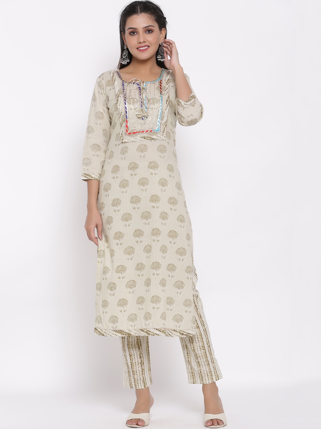 DURVI Women Silver-Toned Ethnic Motifs Printed Gotta Patti Pure Cotton Kurta with Trousers
DURVI Women Silver-Toned Ethnic Motifs Printed Gotta Patti Pure Cotton Kurta with Trousers