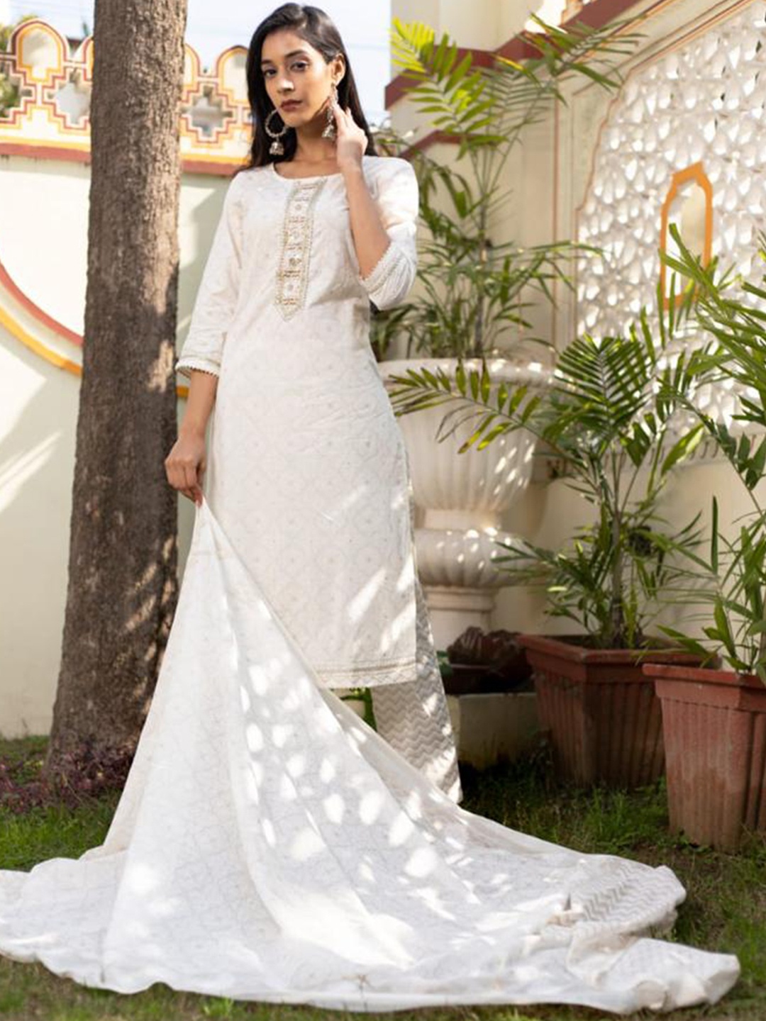 Juniper Women Off White Ethnic Motifs Pure Cotton Kurta With Trousers & Dupatta
Juniper Women Off White Ethnic Motifs Pure Cotton Kurta With Trousers & Dupatta