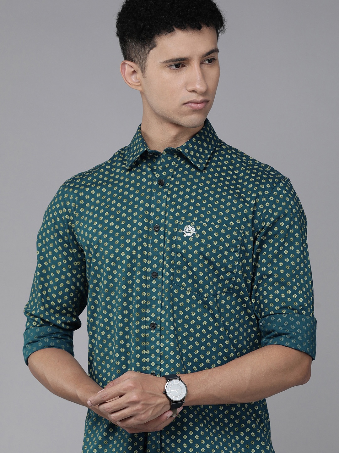U.S. Polo Assn. Men Blue & Yellow Tailored Fit Floral Printed Pure Cotton Casual Shirt
U.S. Polo Assn. Men Blue & Yellow Tailored Fit Floral Printed Pure Cotton Casual Shirt