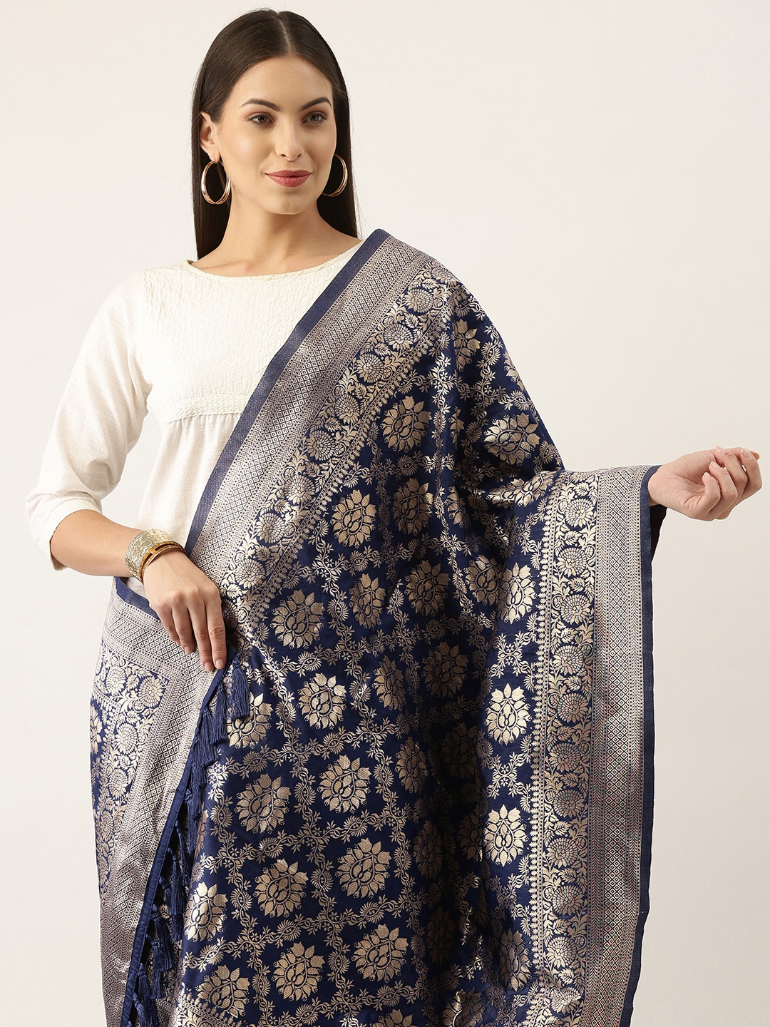 Silk Land Navy Blue & Gold-Toned Ethnic Motifs Woven Design Pure Banarasi Silk Dupatta
Silk Land Navy Blue & Gold-Toned Ethnic Motifs Woven Design Pure Banarasi Silk Dupatta