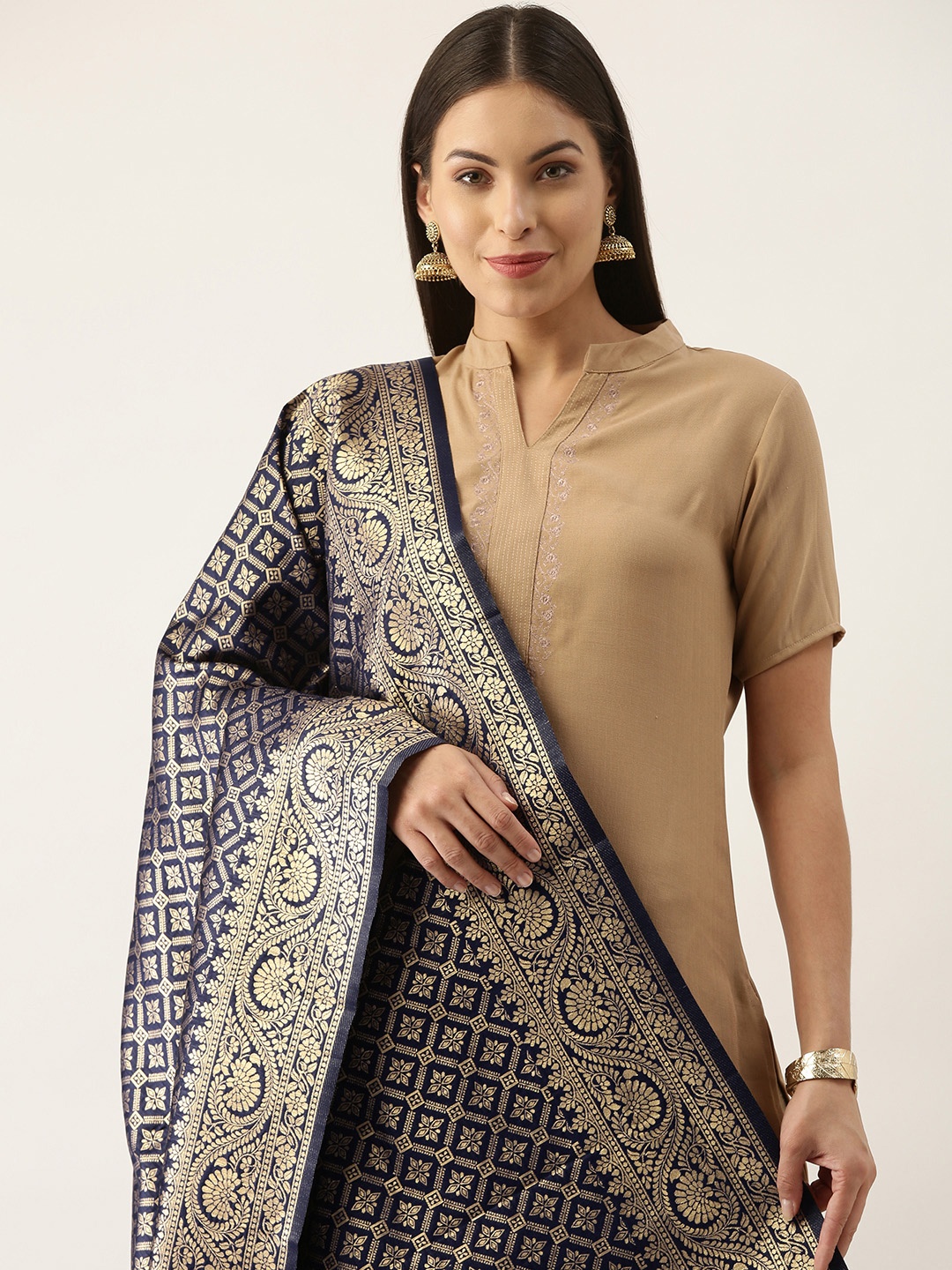 Silk Land Navy Blue & Gold-Toned Ethnic Motifs Woven Design Pure Banarasi Silk Dupatta
Silk Land Navy Blue & Gold-Toned Ethnic Motifs Woven Design Pure Banarasi Silk Dupatta