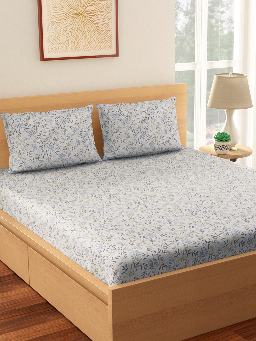 Living scapes by Pantaloons Grey & White Pure Cotton 144 TC King Bedsheet 2 Pillow Covers
Living scapes by Pantaloons Grey & White Pure Cotton 144 TC King Bedsheet 2 Pillow Covers