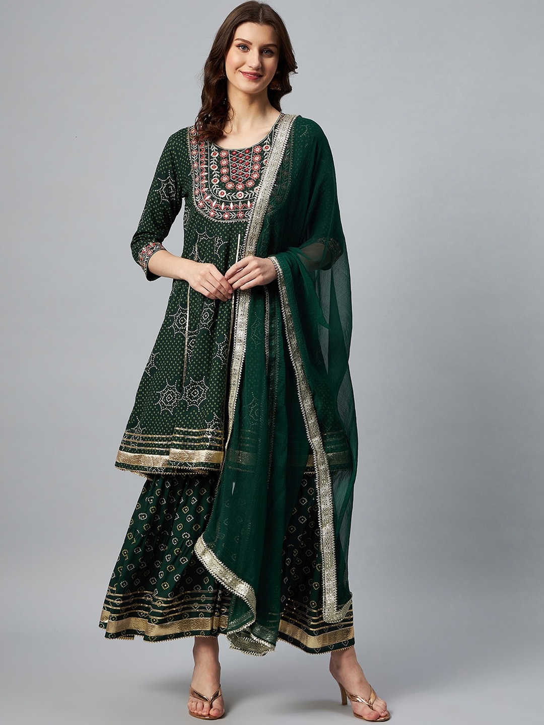 InWeave Women Green Ethnic Motifs Embroidered Panelled Thread Work Kurta with Sharara & With Dupatta
InWeave Women Green Ethnic Motifs Embroidered Panelled Thread Work Kurta with Sharara & With Dupatta