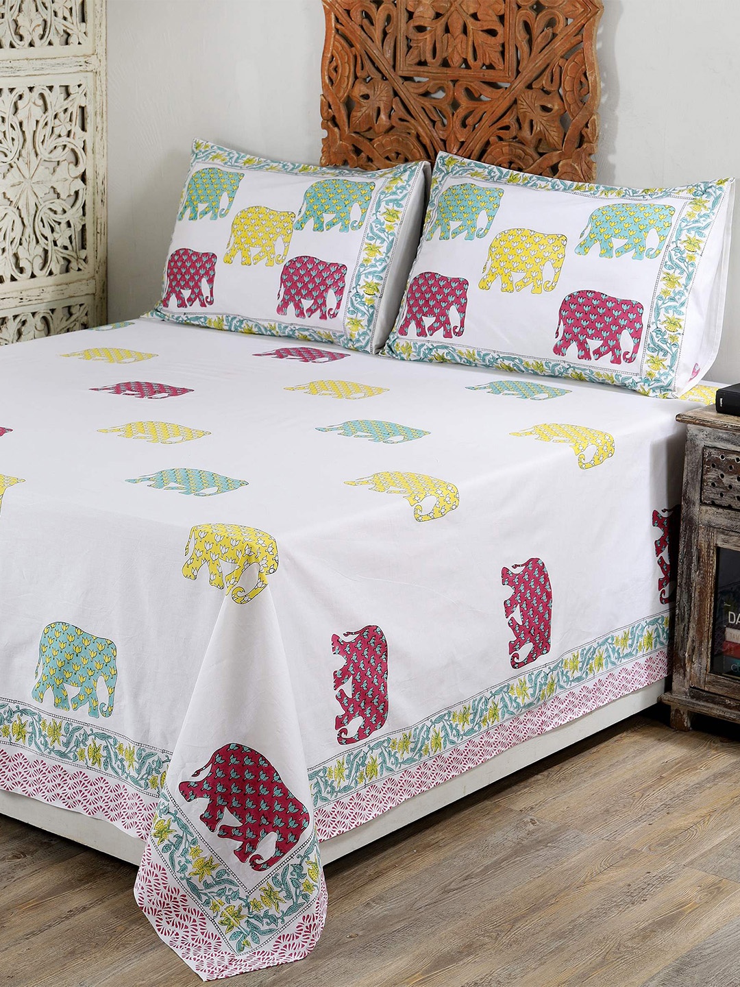 HANDICRAFT PALACE White & Pink Ethnic Motifs 300 TC Queen Bedsheet with 2 Pillow Covers
HANDICRAFT PALACE White & Pink Ethnic Motifs 300 TC Queen Bedsheet with 2 Pillow Covers