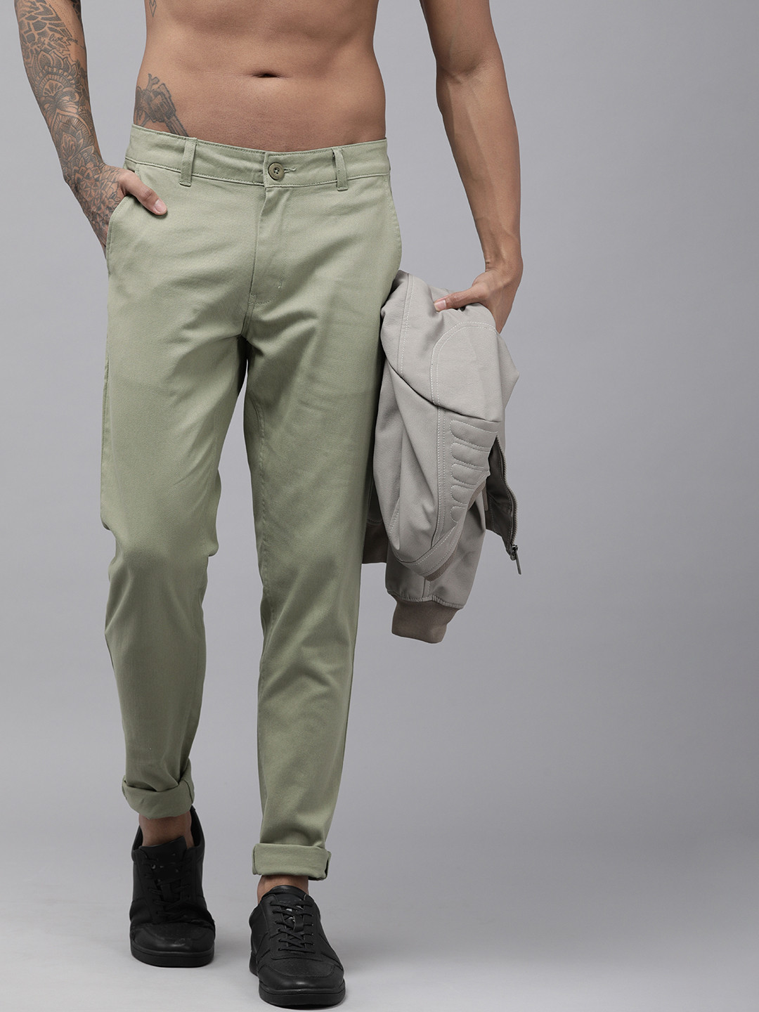 The Roadster Lifestyle Co. Men Green Solid Slim Fit Trousers
The Roadster Lifestyle Co. Men Green Solid Slim Fit Trousers