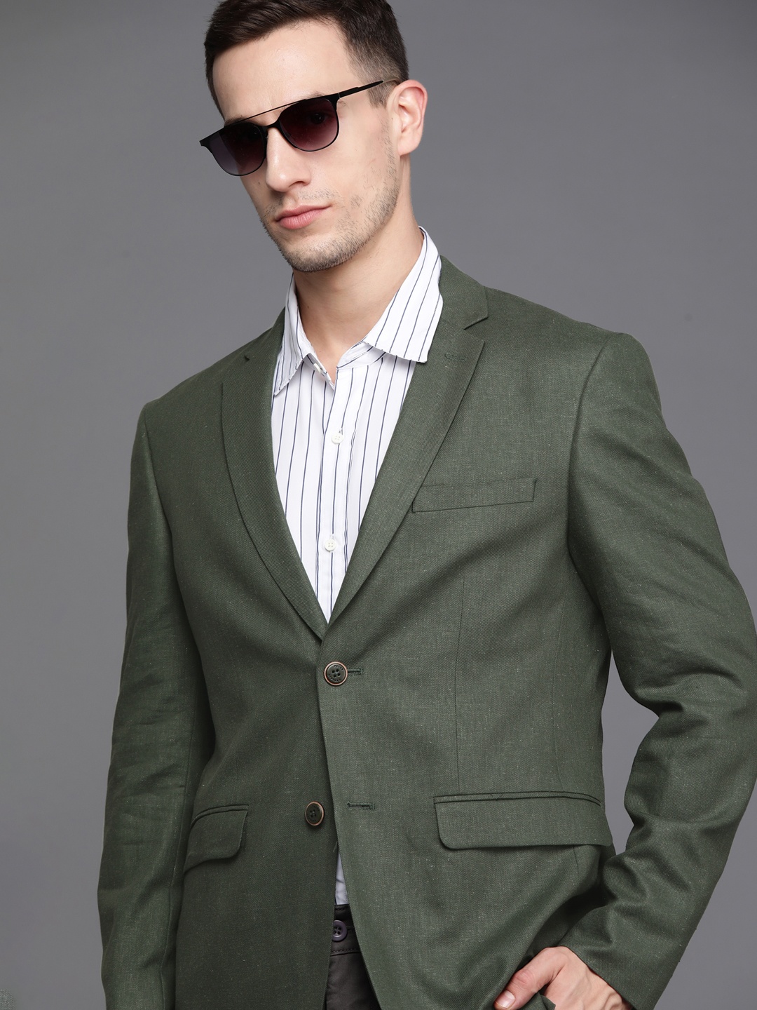Peter England Elite Men Olive Green Neo Slim Fit Single-Breasted Formal Blazer
Peter England Elite Men Olive Green Neo Slim Fit Single-Breasted Formal Blazer