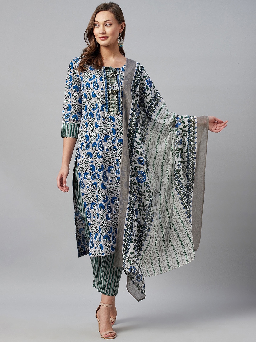 HIGHLIGHT FASHION EXPORT Women Grey Ethnic Motifs Cotton Kurta with Trousers & Dupatta
HIGHLIGHT FASHION EXPORT Women Grey Ethnic Motifs Cotton Kurta with Trousers & Dupatta