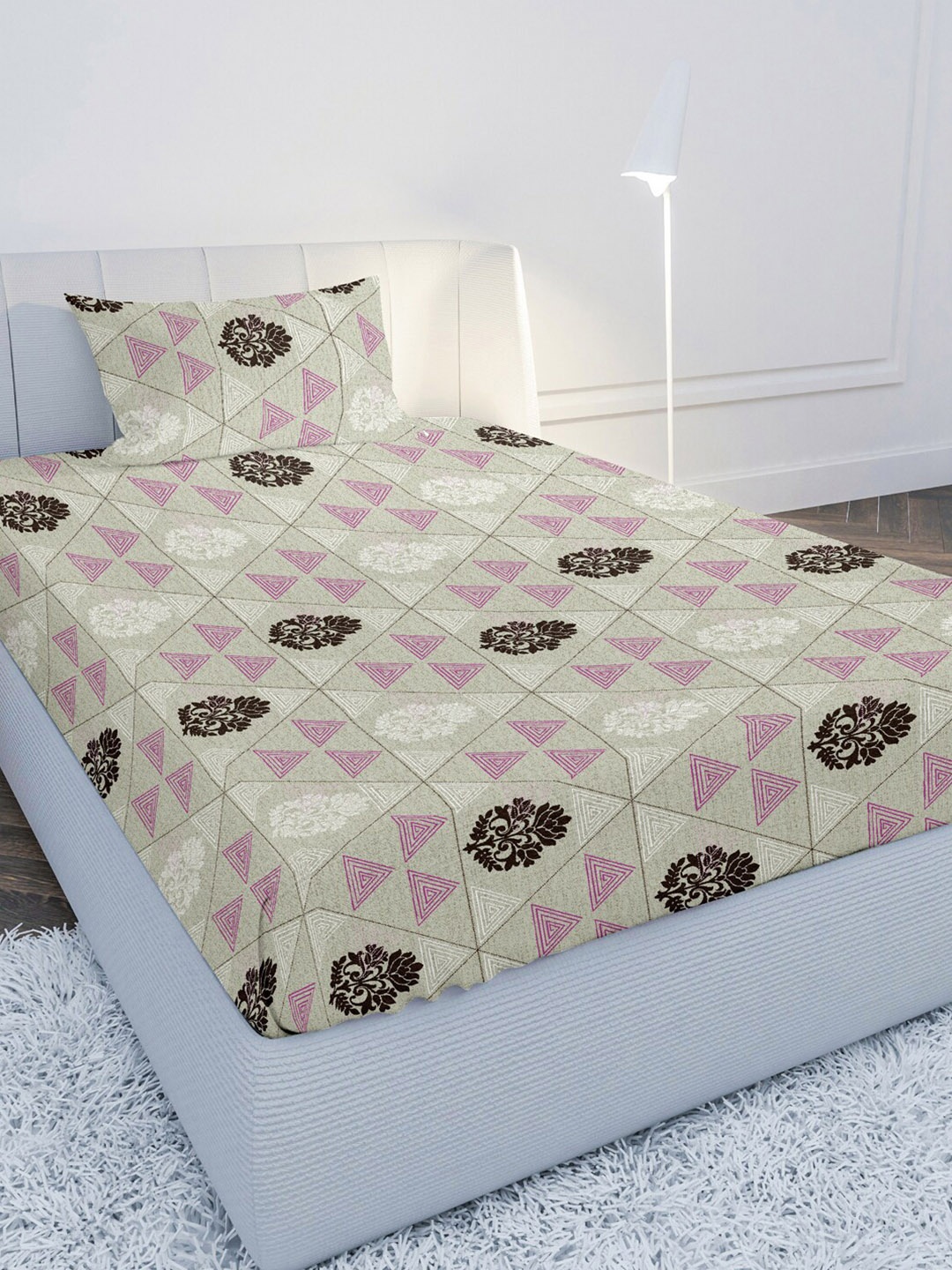 MAYFAIR HOMES LONDON Beige & Pink Ethnic Motifs 104 TC Single Bedsheet with 1 Pillow Covers
MAYFAIR HOMES LONDON Beige & Pink Ethnic Motifs 104 TC Single Bedsheet with 1 Pillow Covers