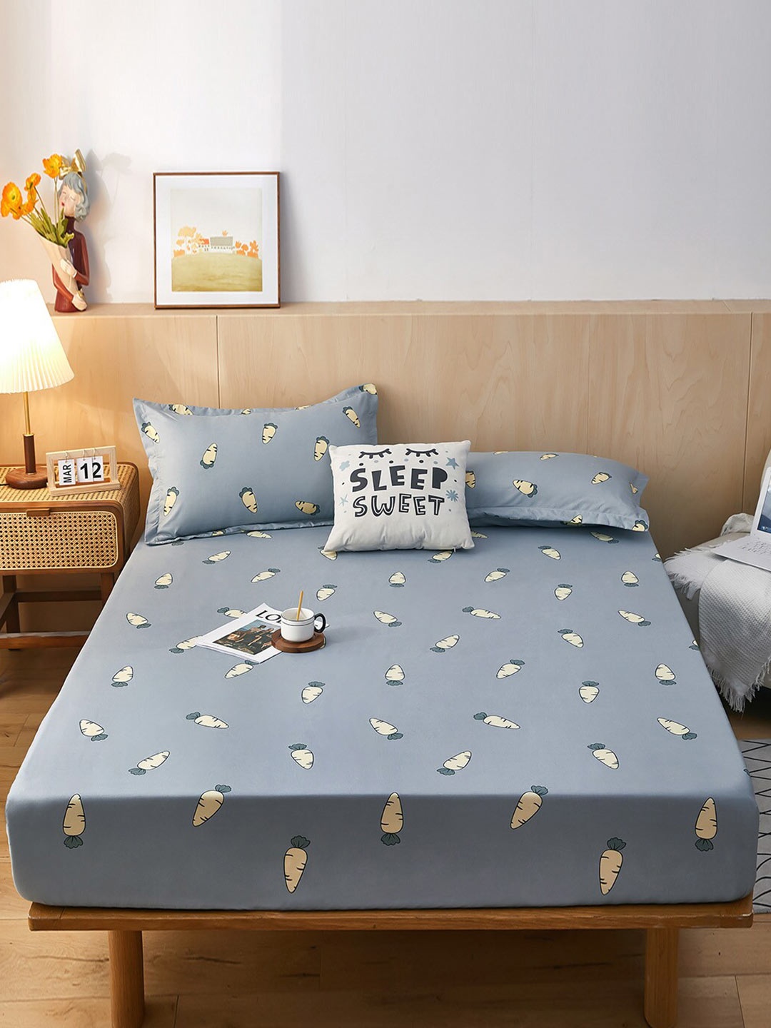 JC Collection Grey & Cream Graphic 160 TC Cotton Queen Bedsheet with 2 Pillow Covers
JC Collection Grey & Cream Graphic 160 TC Cotton Queen Bedsheet with 2 Pillow Covers