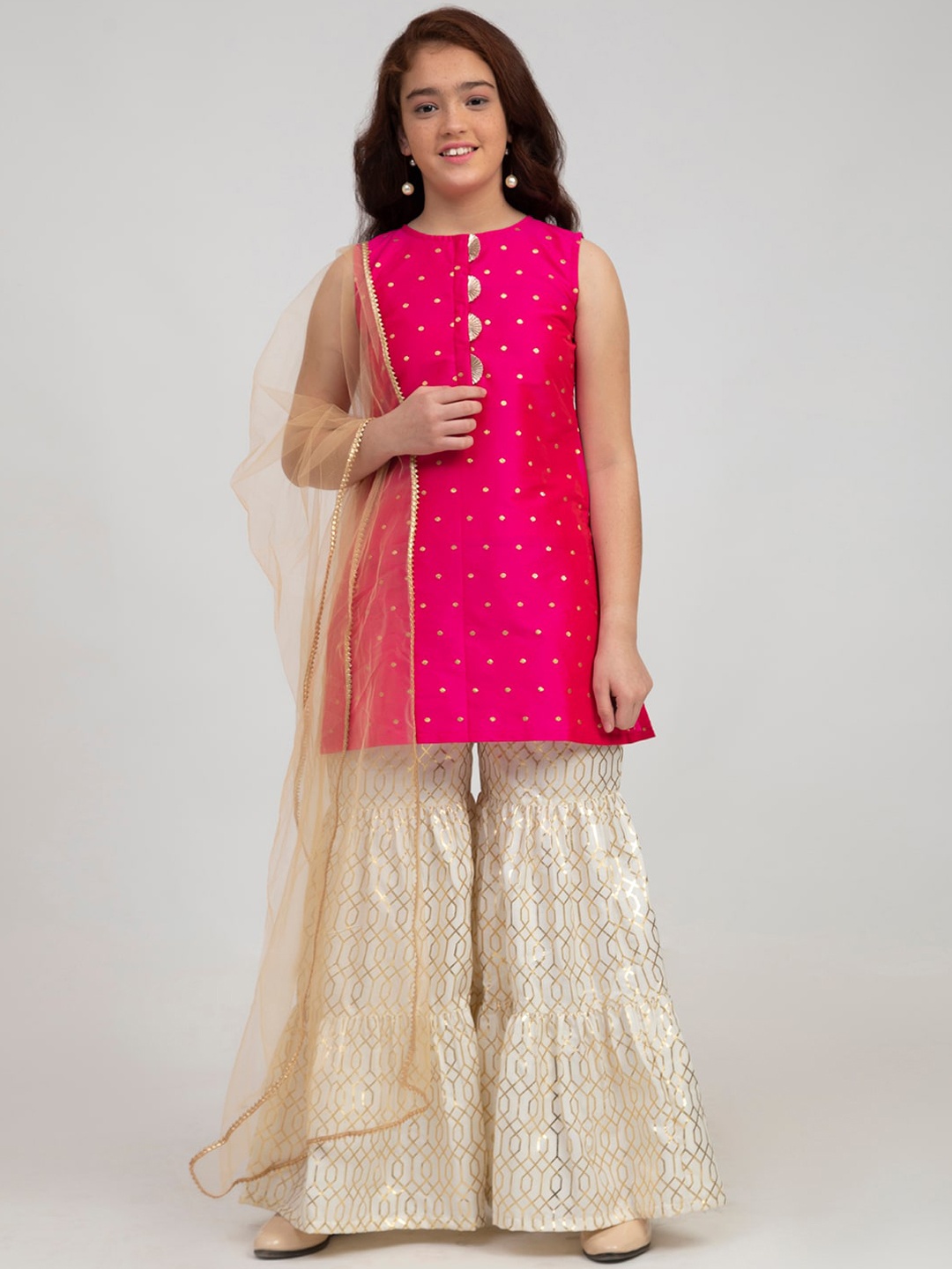 Bitiya by Bhama Girls Pink Ethnic Motifs Embroidered Panelled Kurti with Sharara & With Dupatta
Bitiya by Bhama Girls Pink Ethnic Motifs Embroidered Panelled Kurti with Sharara & With Dupatta