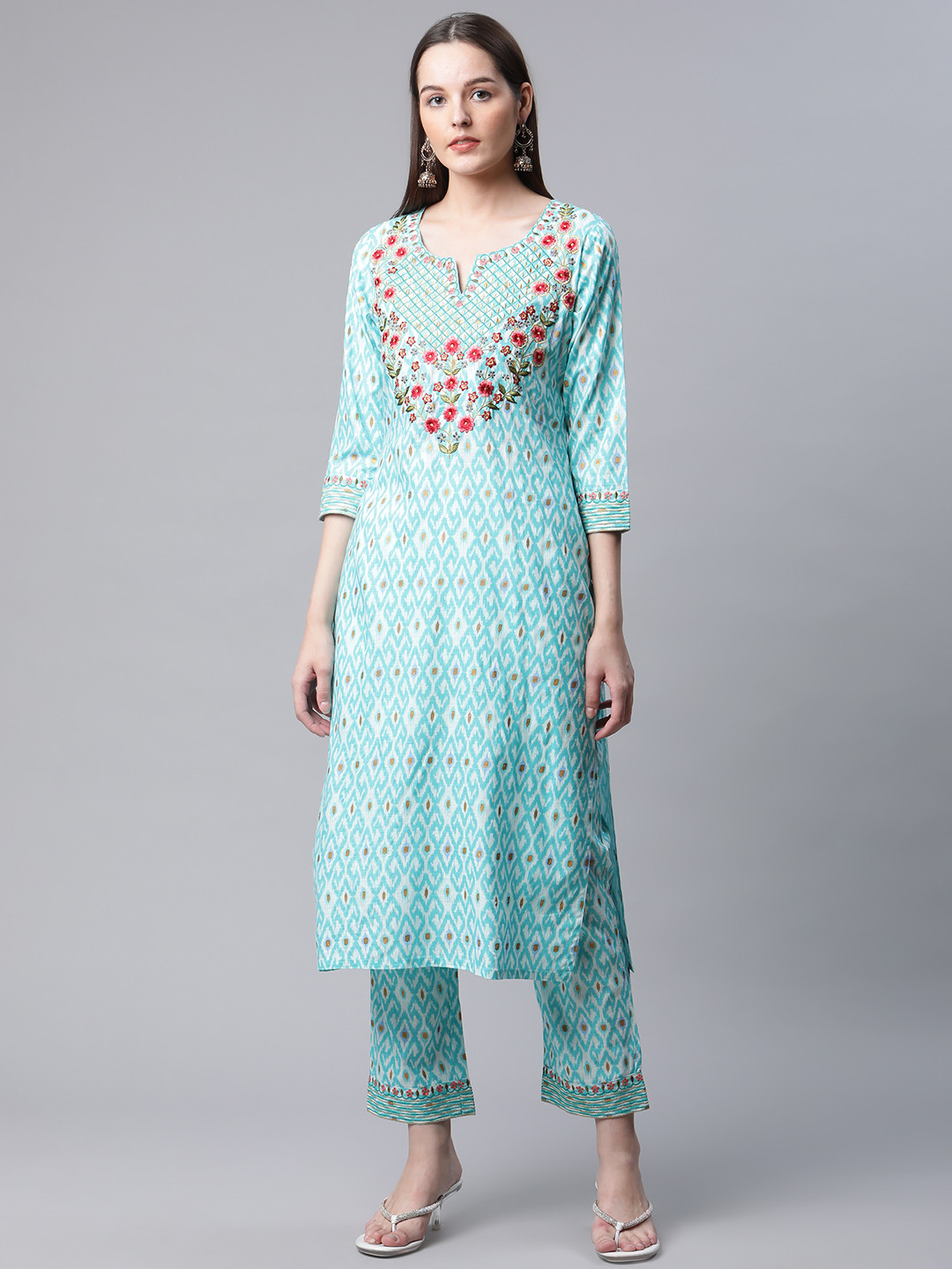 AMIRAS INDIAN ETHNIC WEAR Women Blue Ethnic Motifs Yoke Design Thread Work Kurta with Trousers
AMIRAS INDIAN ETHNIC WEAR Women Blue Ethnic Motifs Yoke Design Thread Work Kurta with Trousers