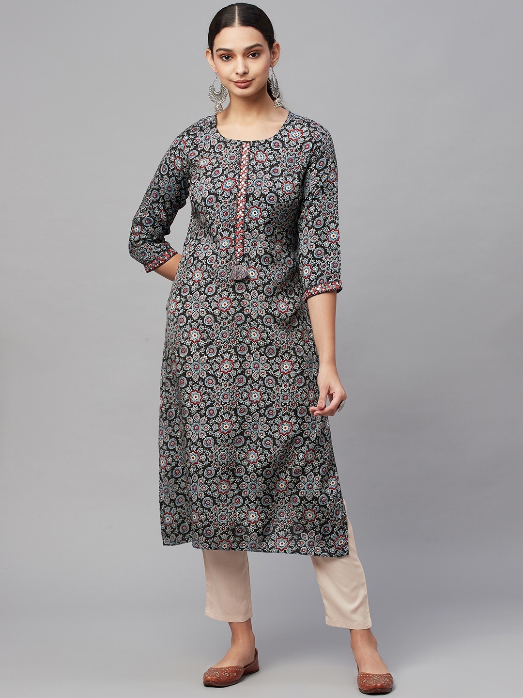 AMIRAS INDIAN ETHNIC WEAR Women Black Ethnic Motifs Printed Mirror Work Kurta with Trousers
AMIRAS INDIAN ETHNIC WEAR Women Black Ethnic Motifs Printed Mirror Work Kurta with Trousers