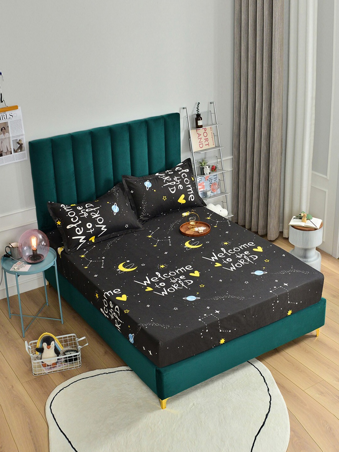 JC HOME Black & White Conversational Printed 160 TC King Size Bedsheet with 2 Pillow Covers
JC HOME Black & White Conversational Printed 160 TC King Size Bedsheet with 2 Pillow Covers