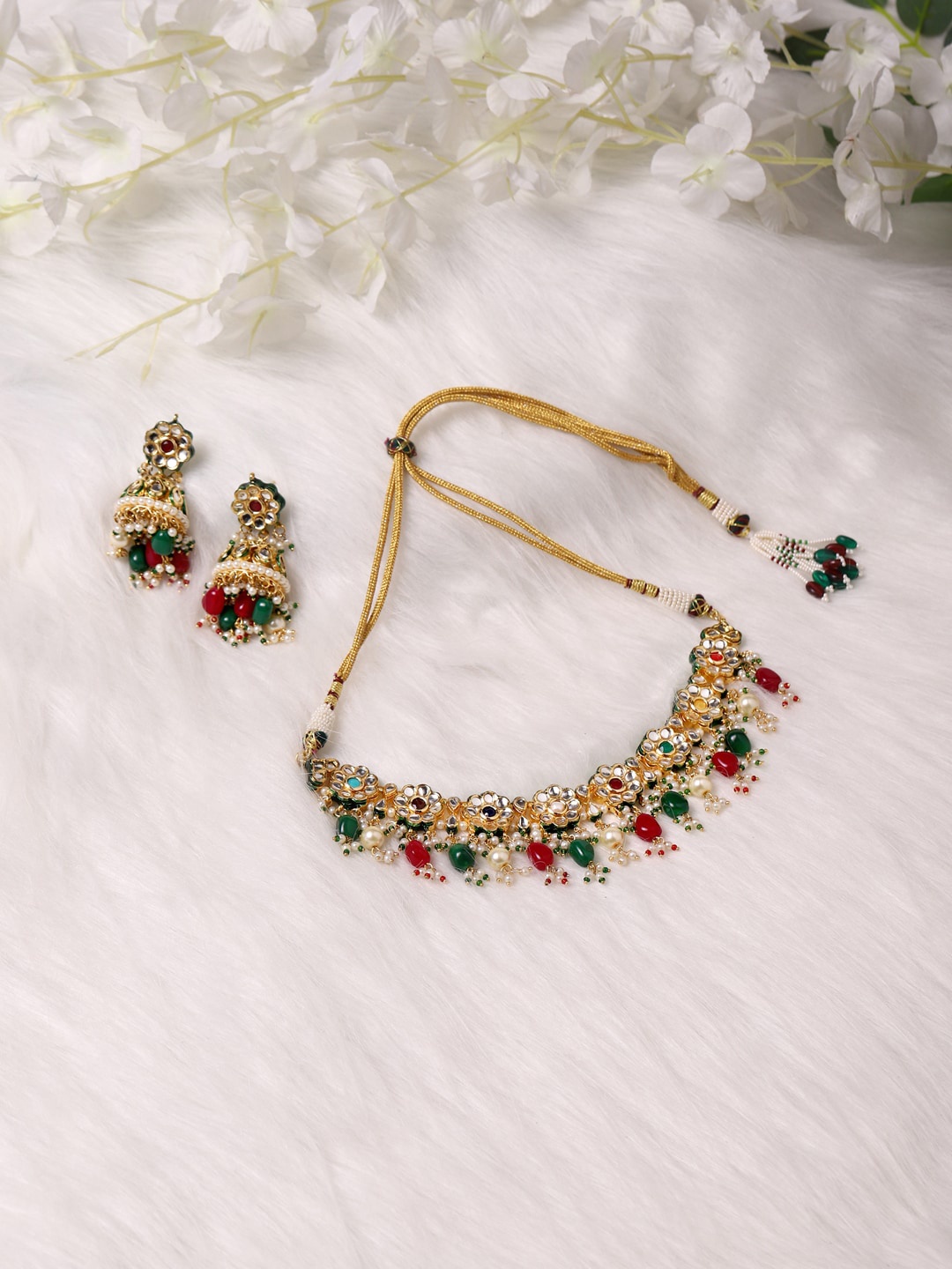 Ruby Raang Gold-Plated Green & White Kundan Stone-Studded & Pearl-Beaded Jewellery Set
Ruby Raang Gold-Plated Green & White Kundan Stone-Studded & Pearl-Beaded Jewellery Set