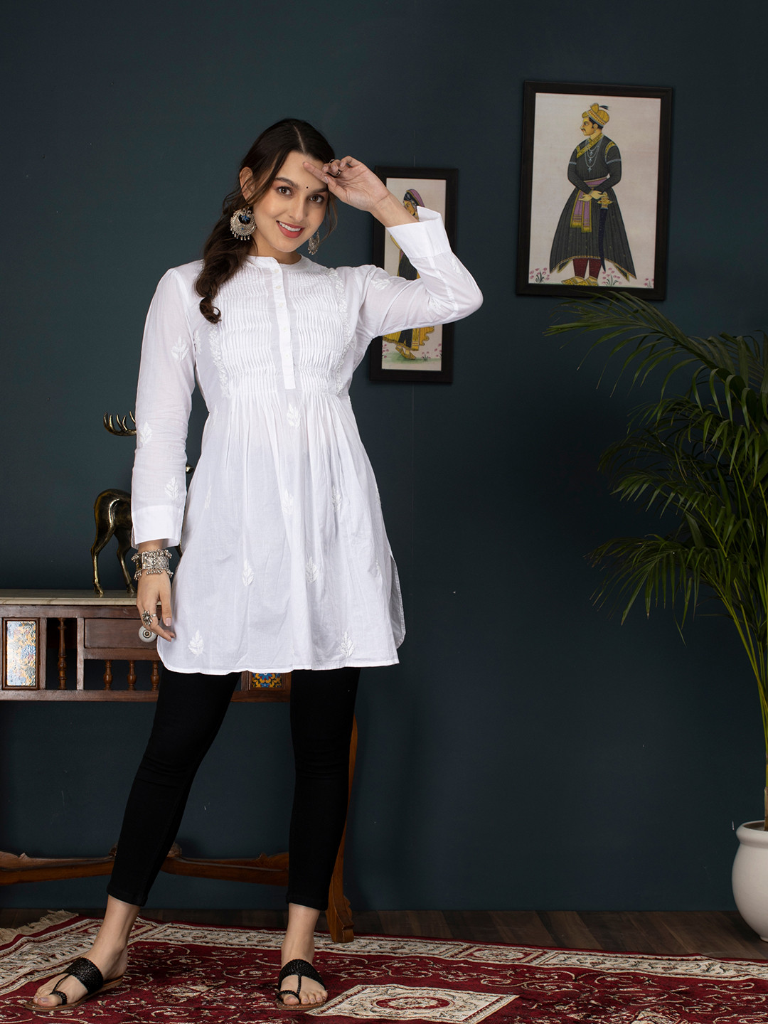 PARAMOUNT CHIKAN White Mandarin Collar Hand Embroidered Chikankari Cotton Tunic
PARAMOUNT CHIKAN White Mandarin Collar Hand Embroidered Chikankari Cotton Tunic