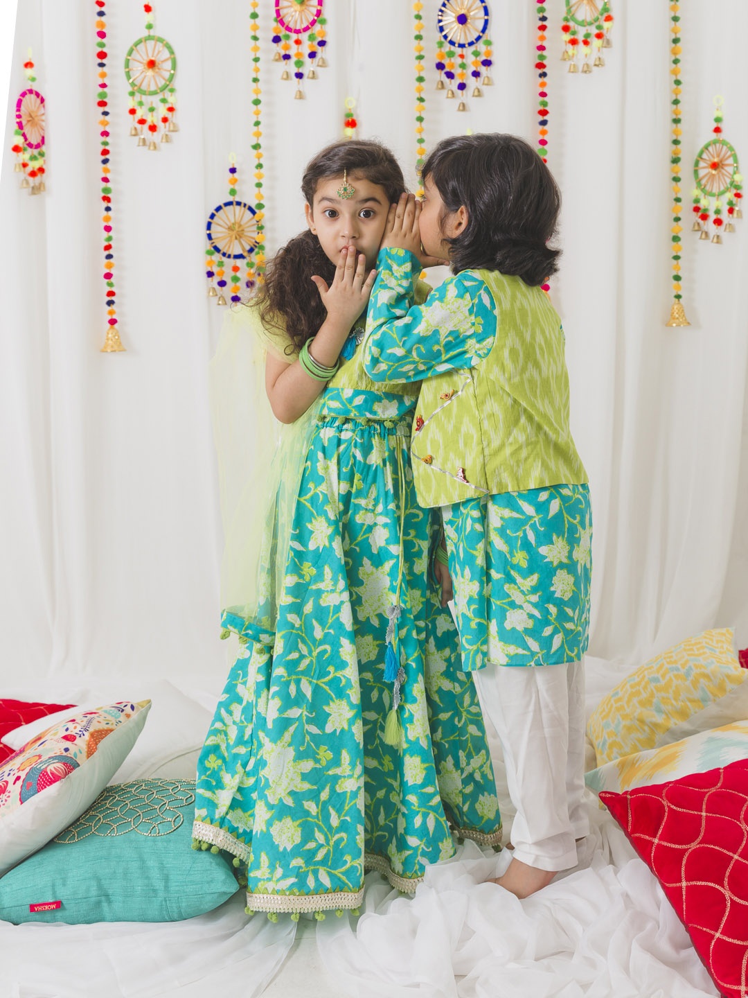 pspeaches Girls Turquoise Blue & Green Printed Ready to Wear Lehenga & Blouse With Dupatta
pspeaches Girls Turquoise Blue & Green Printed Ready to Wear Lehenga & Blouse With Dupatta