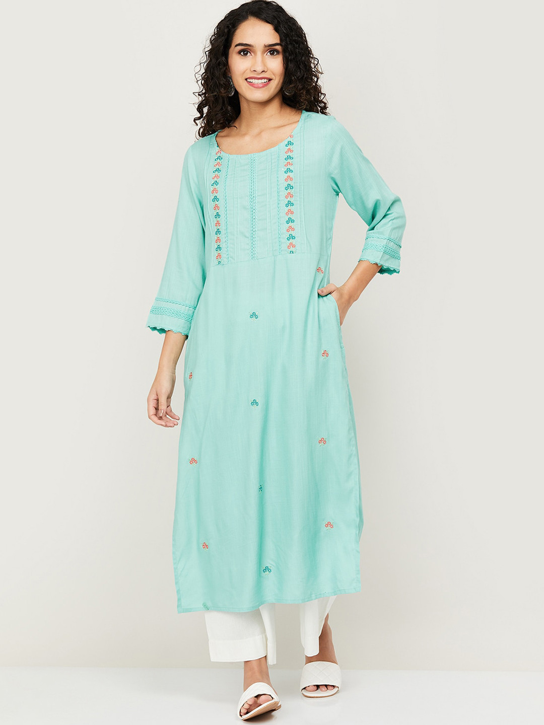 Melange by Lifestyle Women Blue Geometric Embroidered Flared Sleeves Thread Work Anarkali Kurta
Melange by Lifestyle Women Blue Geometric Embroidered Flared Sleeves Thread Work Anarkali Kurta