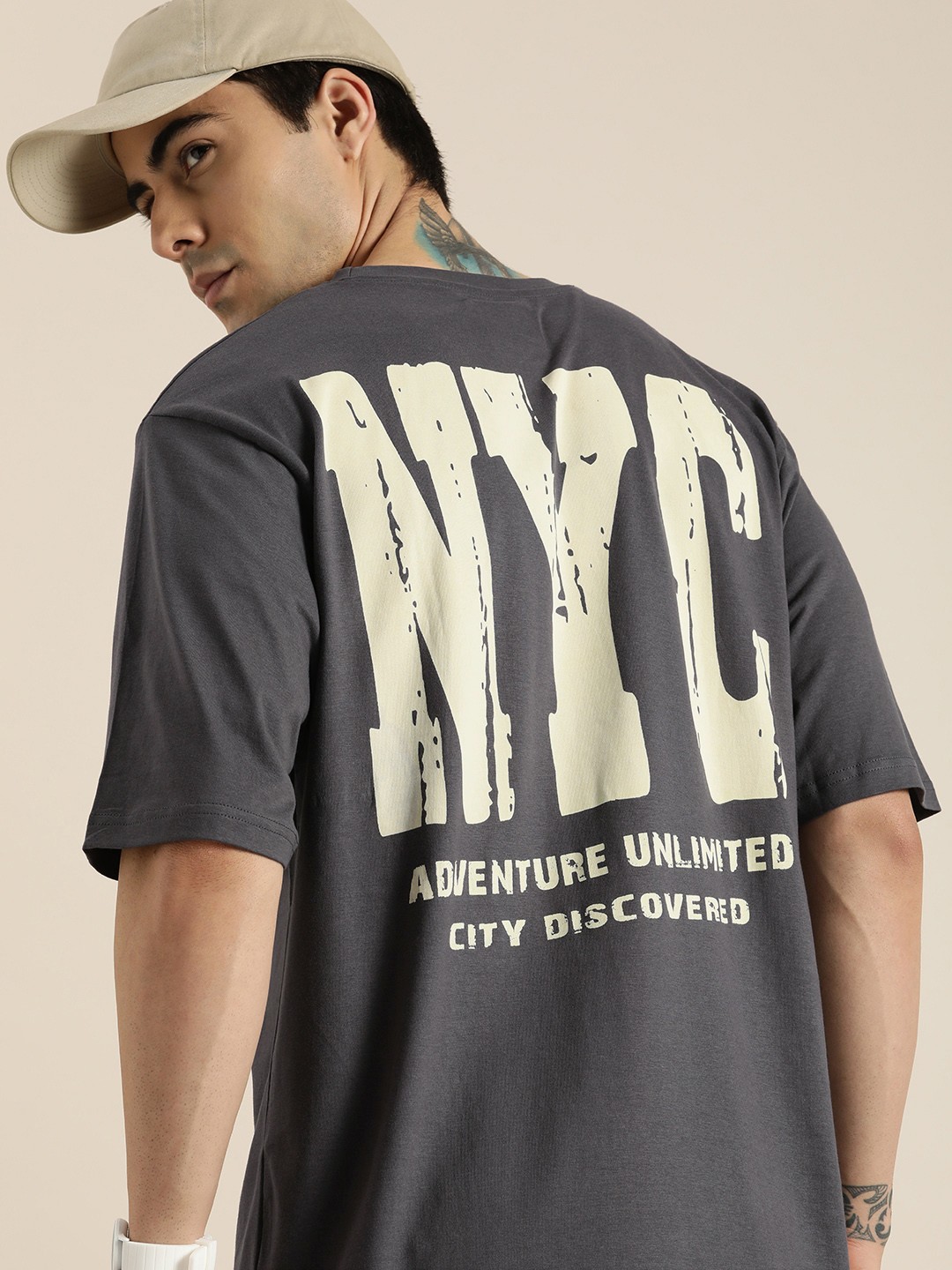 Difference of Opinion Men Charcoal Grey Typography Printed Pure Cotton Oversized T-shirt
Difference of Opinion Men Charcoal Grey Typography Printed Pure Cotton Oversized T-shirt