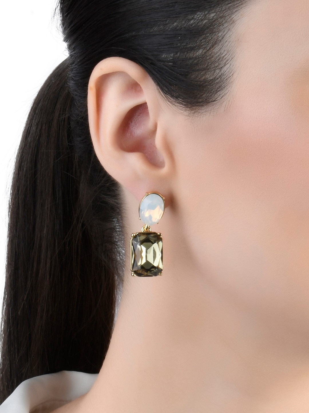 Lilly & sparkle Grey & Olive Green Gold-Toned Geometric Artificial Stones Drop Earrings
Lilly & sparkle Grey & Olive Green Gold-Toned Geometric Artificial Stones Drop Earrings