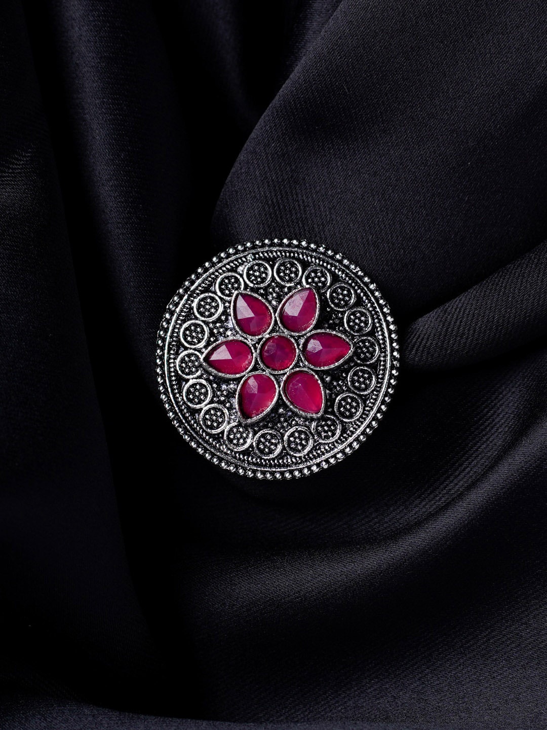 MORKANTH JEWELLERY Silver-Plated & Pink Oxidized Stone-Studded Adjustable Finger
MORKANTH JEWELLERY Silver-Plated & Pink Oxidized Stone-Studded Adjustable Finger