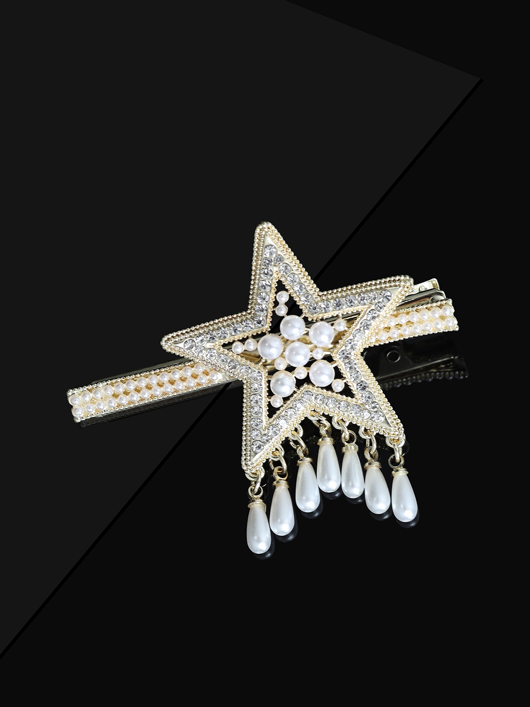 LAIDA Women White & Transparent Embellished Star Pearl Hanging Alligator Hair Clip
LAIDA Women White & Transparent Embellished Star Pearl Hanging Alligator Hair Clip