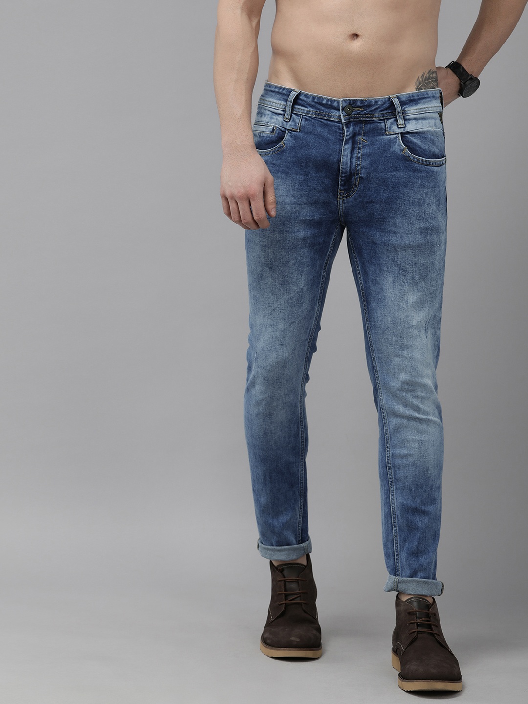 The Roadster Lifestyle Co Men Blue Skinny Fit Low Distress Light Fade Stretchable Jeans
The Roadster Lifestyle Co Men Blue Skinny Fit Low Distress Light Fade Stretchable Jeans