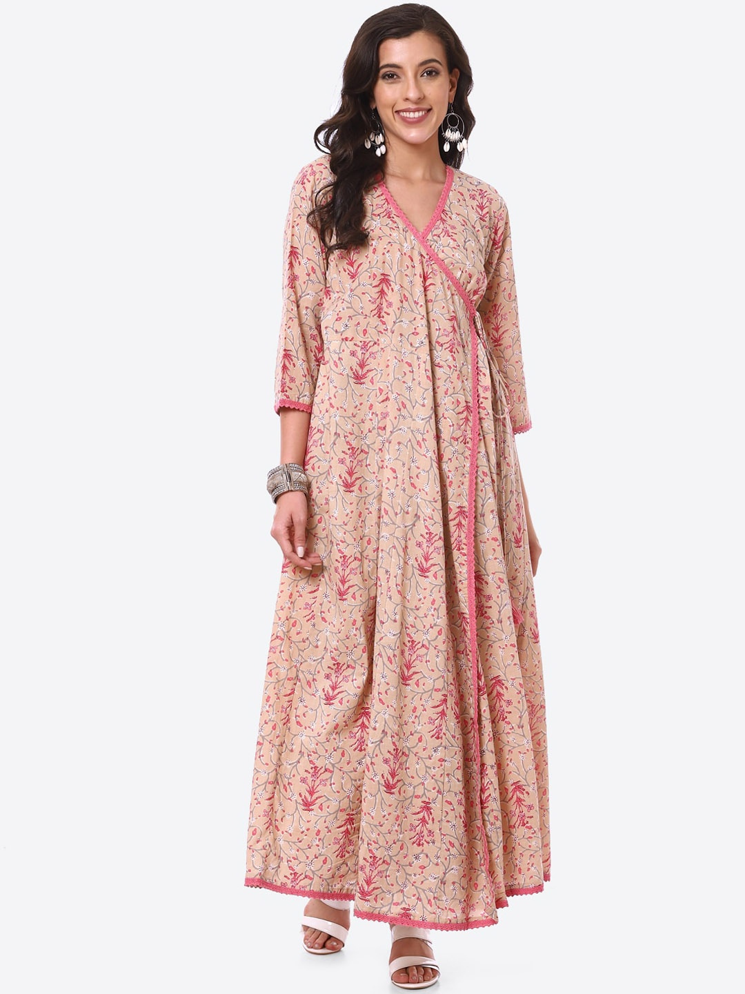 Meena Bazaar Women Beige Floral Printed Angrakha Gotta Patti Pure Cotton Kurti with Palazzos
Meena Bazaar Women Beige Floral Printed Angrakha Gotta Patti Pure Cotton Kurti with Palazzos