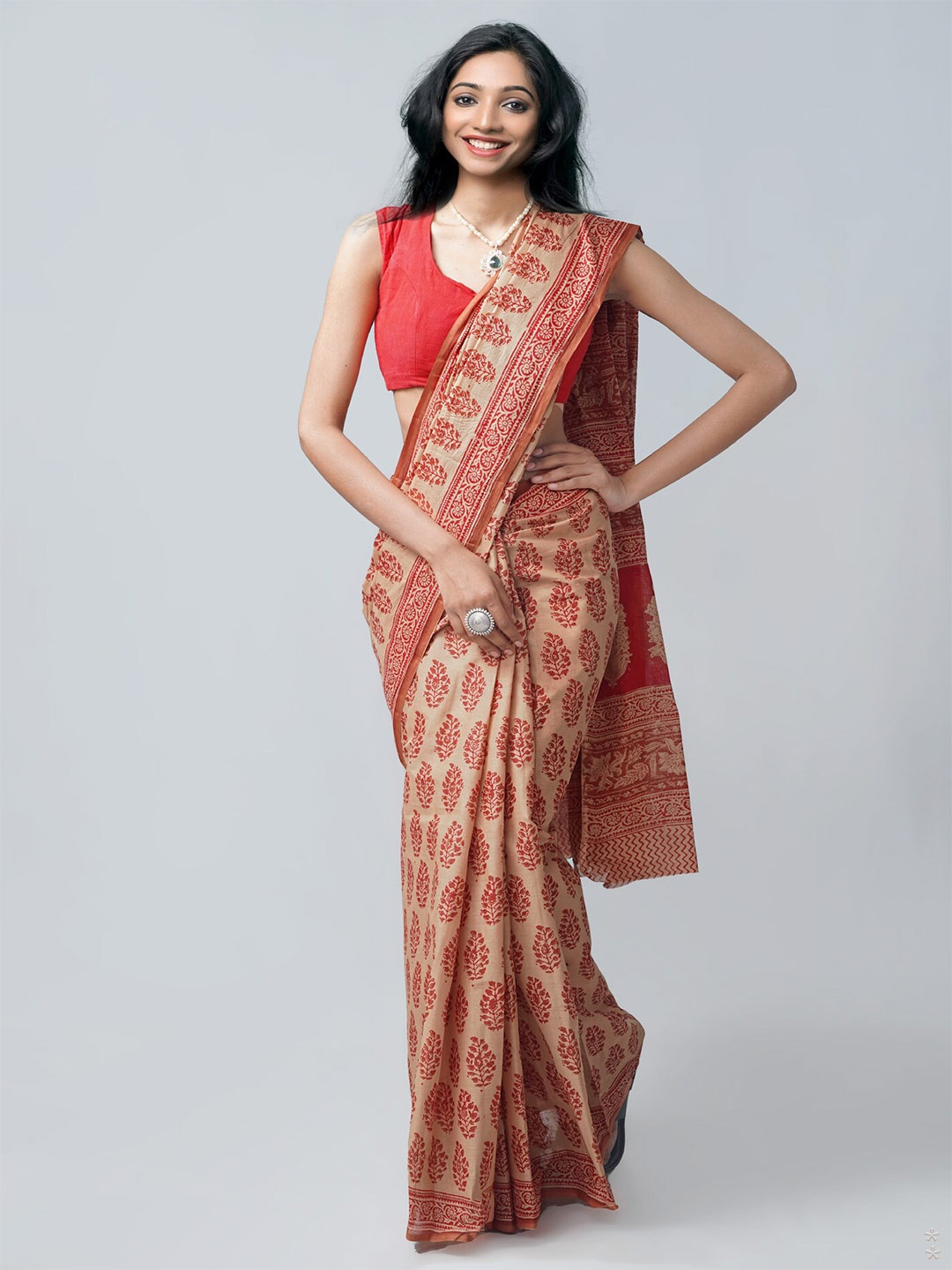 Unnati Silks Cream-Coloured & Red Ethnic Motifs Printed Pure Cotton Block Print Saree
Unnati Silks Cream-Coloured & Red Ethnic Motifs Printed Pure Cotton Block Print Saree