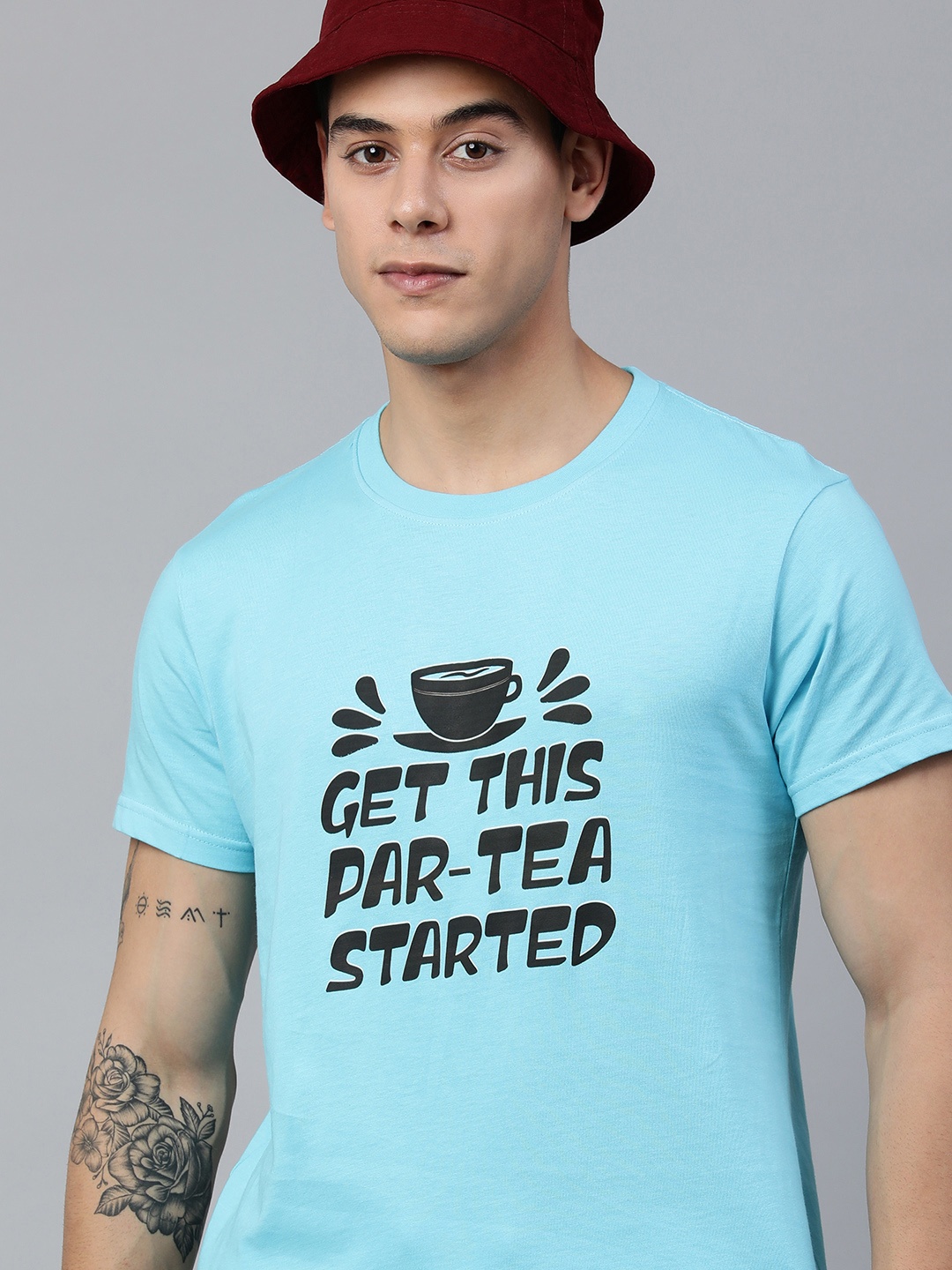 Jolie robe Men Blue & Black Typography Printed Pure Cotton T-shirt