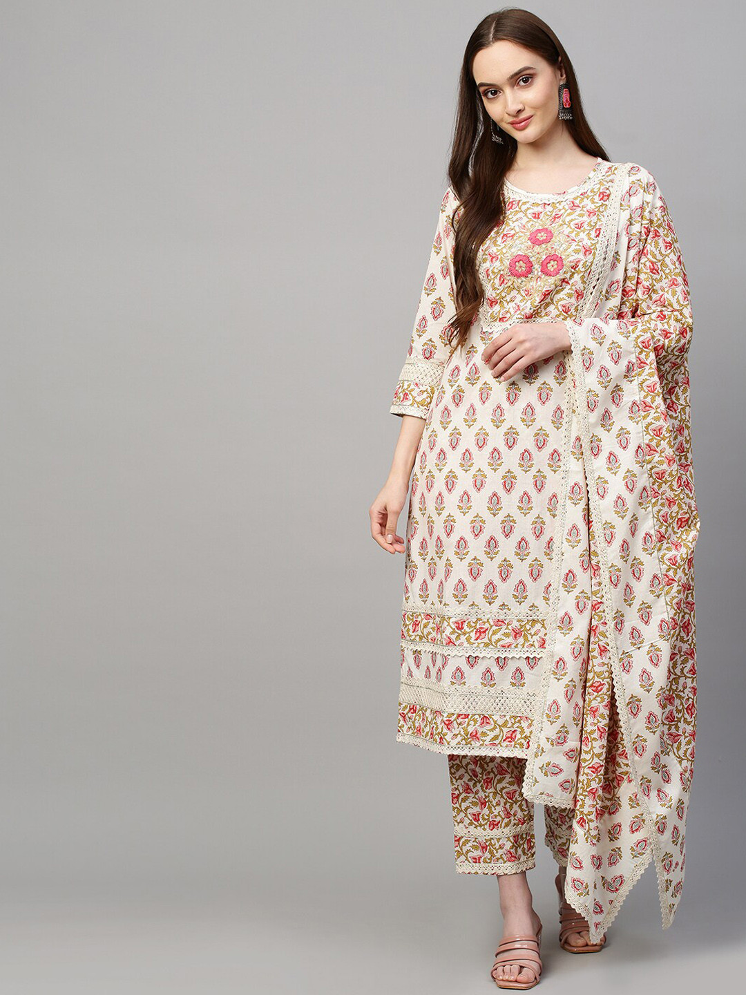 FASHOR Women White Floral Printed Panelled Mirror Work Pure Cotton Kurti with Trousers & With Dupatta
FASHOR Women White Floral Printed Panelled Mirror Work Pure Cotton Kurti with Trousers & With Dupatta