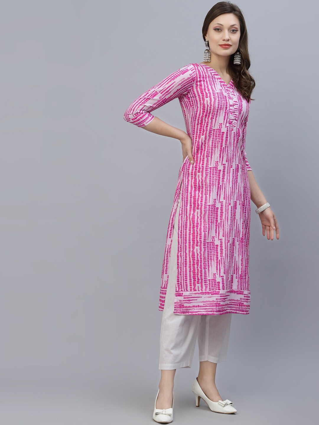 SANISA Women Pink Printed V-Neck Straight Kurta