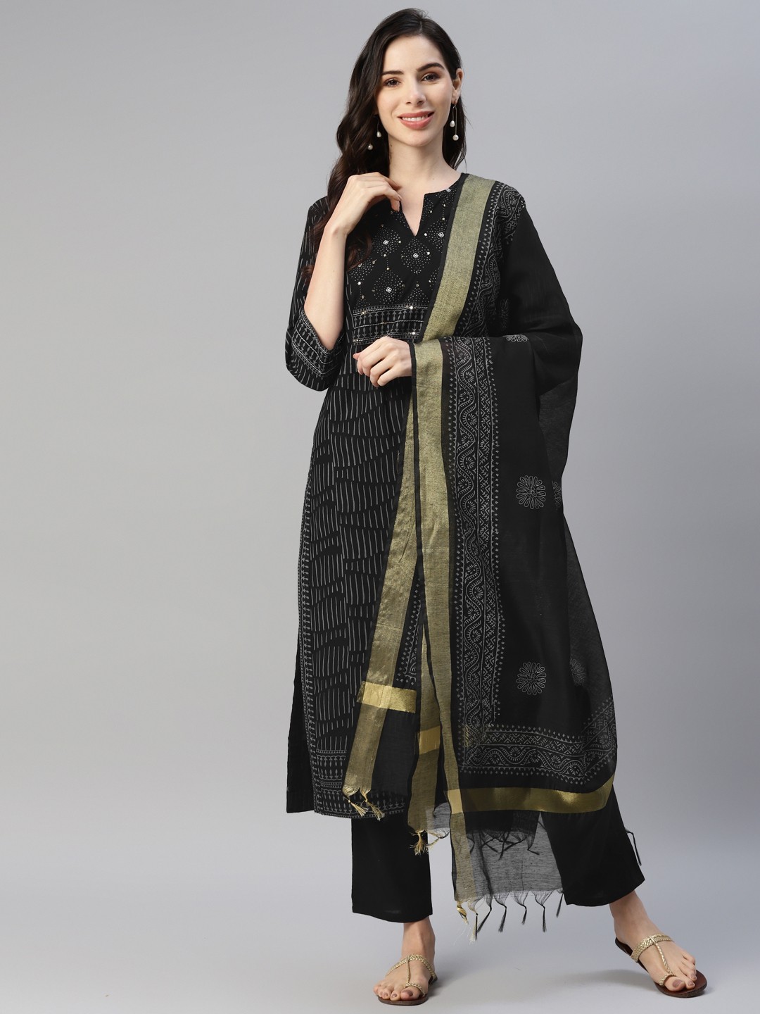 Yuris Women Black Pure Cotton Abstract Printed Sequinned Kurta with Trousers & Dupatta
Yuris Women Black Pure Cotton Abstract Printed Sequinned Kurta with Trousers & Dupatta