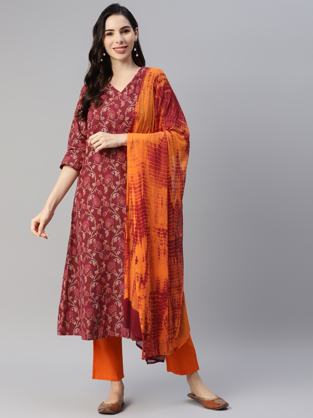 Yuris Women Maroon Pure Cotton Floral Printed Angrakha Kurta with Trousers & With Dupatta
Yuris Women Maroon Pure Cotton Floral Printed Angrakha Kurta with Trousers & With Dupatta