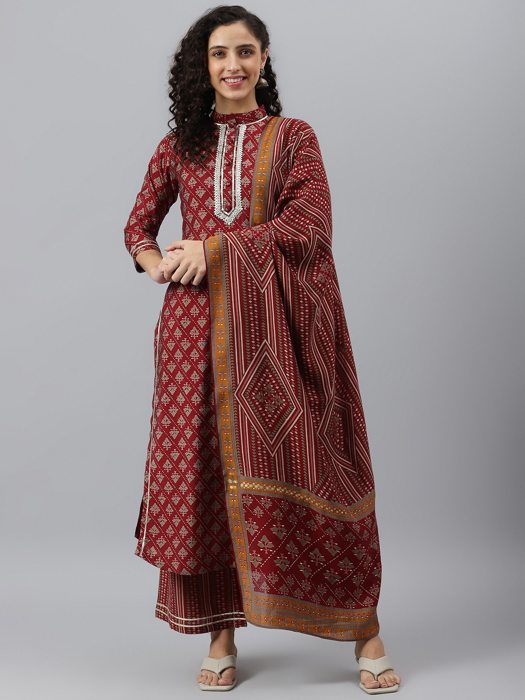 V TRADITION Women Red Ethnic Motifs Printed Gotta Patti Kurta with Palazzos & Dupatta
V TRADITION Women Red Ethnic Motifs Printed Gotta Patti Kurta with Palazzos & Dupatta