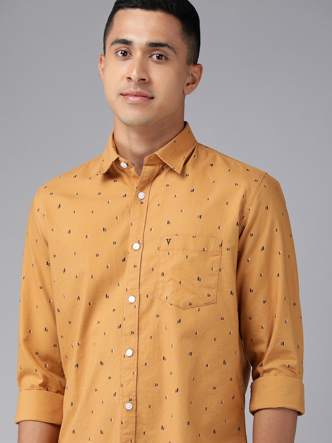 Van Heusen Sport Men Rust Orange And Black Slim Fit Geometric Printed Pure Cotton Shirt
Van Heusen Sport Men Rust Orange And Black Slim Fit Geometric Printed Pure Cotton Shirt