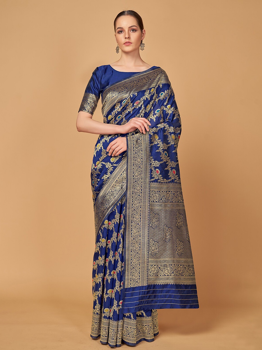 MONJOLIKA FASHION Navy Blue & Gold-Toned Woven Design Zari Silk Blend Banarasi Saree
MONJOLIKA FASHION Navy Blue & Gold-Toned Woven Design Zari Silk Blend Banarasi Saree