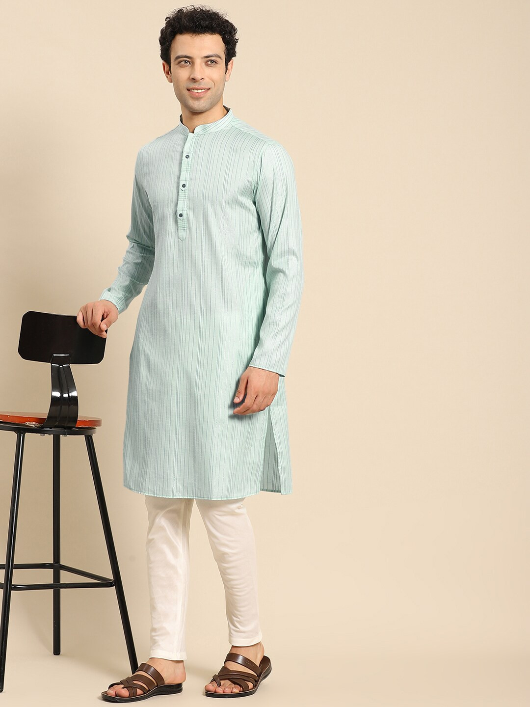 Amodh by Kisah Men Blue Kurta with Churidar
Amodh by Kisah Men Blue Kurta with Churidar