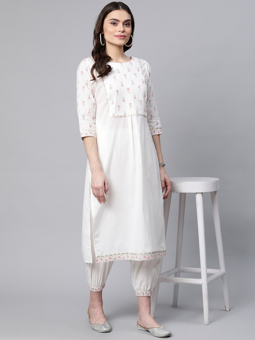 Ahalyaa Women Off White Floral Yoke Design Gotta Patti Pure Cotton Kurta with Trousers
Ahalyaa Women Off White Floral Yoke Design Gotta Patti Pure Cotton Kurta with Trousers