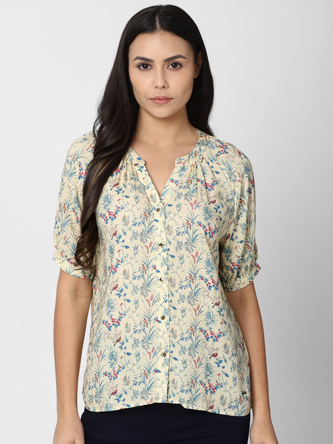 Van Heusen Woman Cream-Coloured Floral Print Mandarin Collar Roll-Up Sleeves Top
Van Heusen Woman Cream-Coloured Floral Print Mandarin Collar Roll-Up Sleeves Top