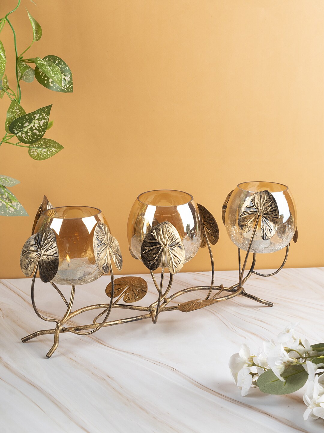 MARKET99 Gold-Toned Solid Leaf-Shaped Candle Holder