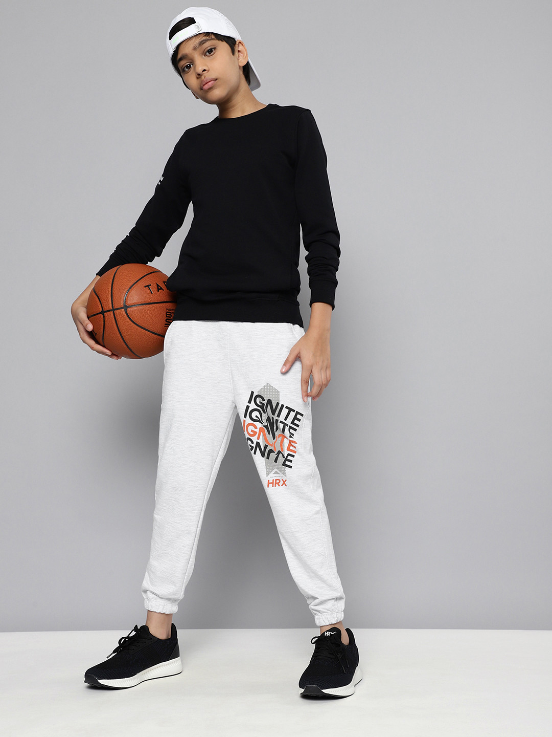 HRX by Hrithik Roshan Lifestyle U-17 Boys White Mel Bio-Wash Solid Track Pants, Grey melange
HRX by Hrithik Roshan Lifestyle U-17 Boys White Mel Bio-Wash Solid Track Pants, Grey melange