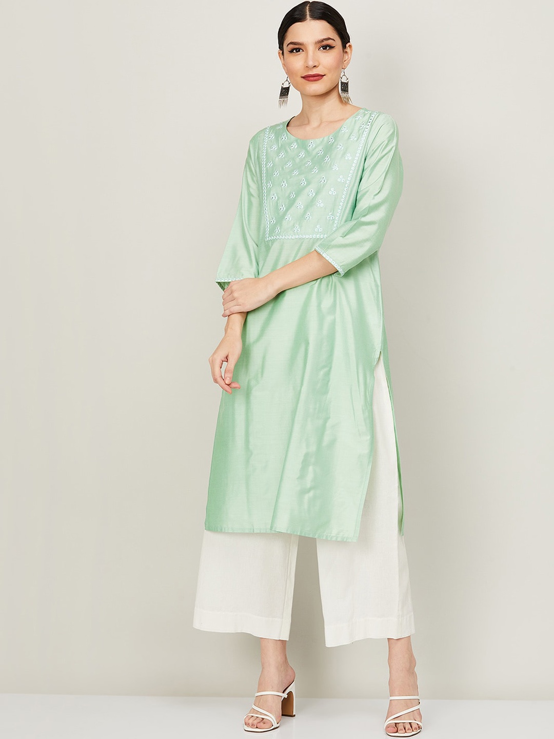 Melange by Lifestyle Women Green Ethnic Motifs Yoke Design Thread Work Straight Kurta
Melange by Lifestyle Women Green Ethnic Motifs Yoke Design Thread Work Straight Kurta