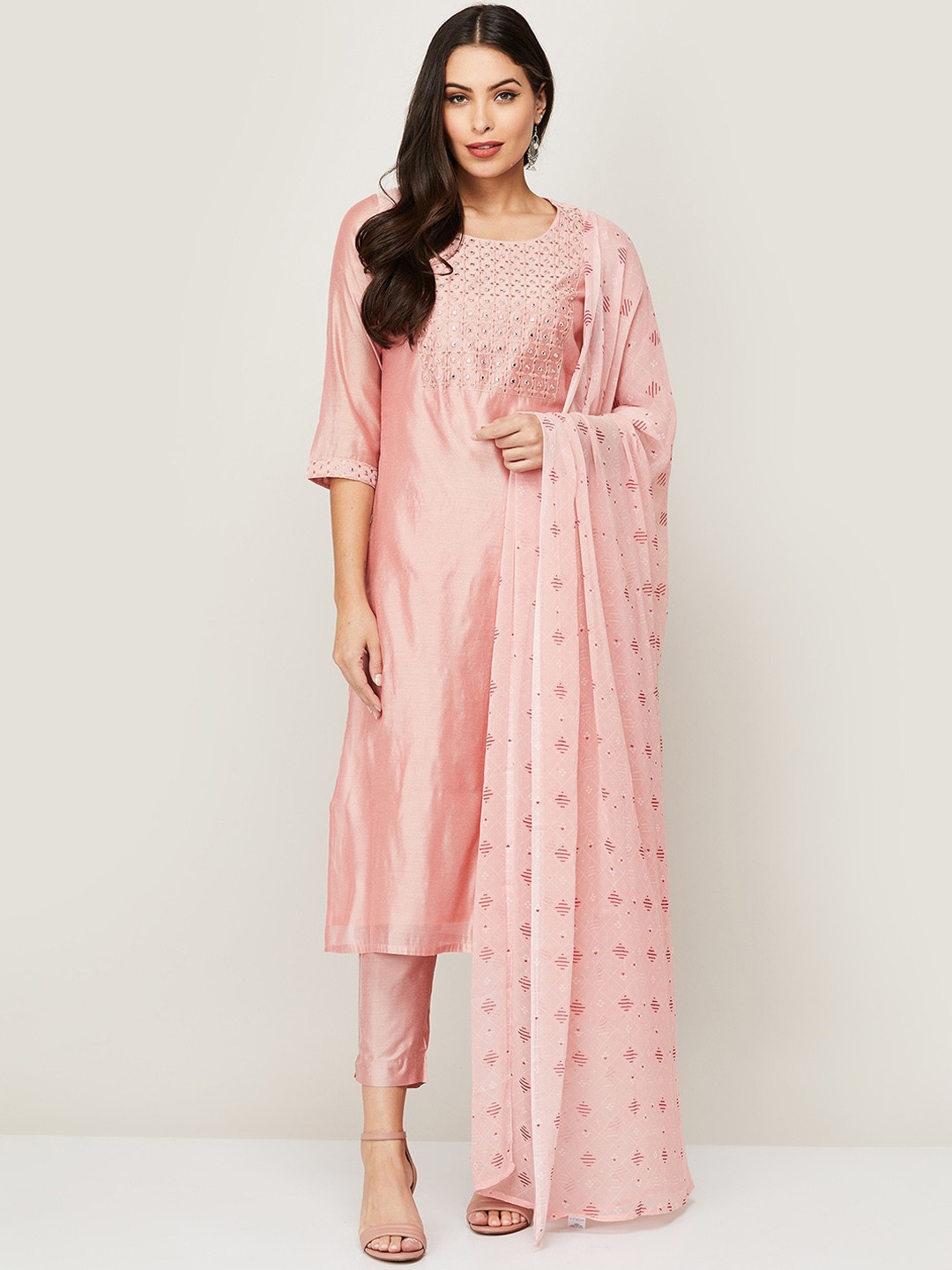 Melange by Lifestyle Women Pink Embroidered Panelled Kurta with Trousers & With Dupatta
Melange by Lifestyle Women Pink Embroidered Panelled Kurta with Trousers & With Dupatta