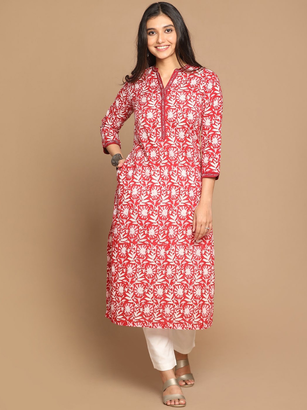 Earthwear Women Red & White Floral Printed Block Printed Straight Kurta with Hand Embroidery
Earthwear Women Red & White Floral Printed Block Printed Straight Kurta with Hand Embroidery