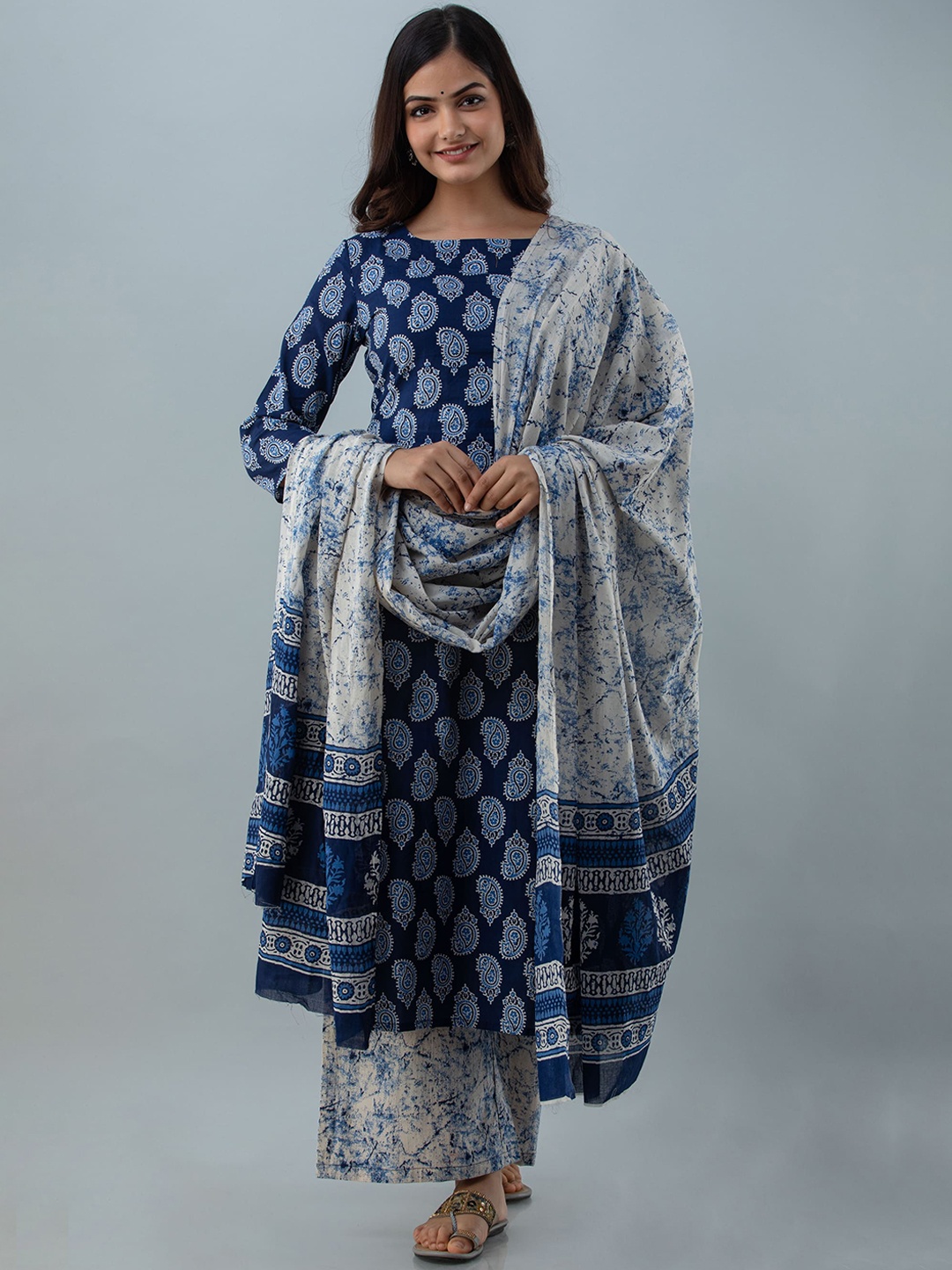 KIMAYRA Women Blue Ethnic Motifs Printed Layered Pure Cotton Kurti with Trousers & With Dupatta
KIMAYRA Women Blue Ethnic Motifs Printed Layered Pure Cotton Kurti with Trousers & With Dupatta