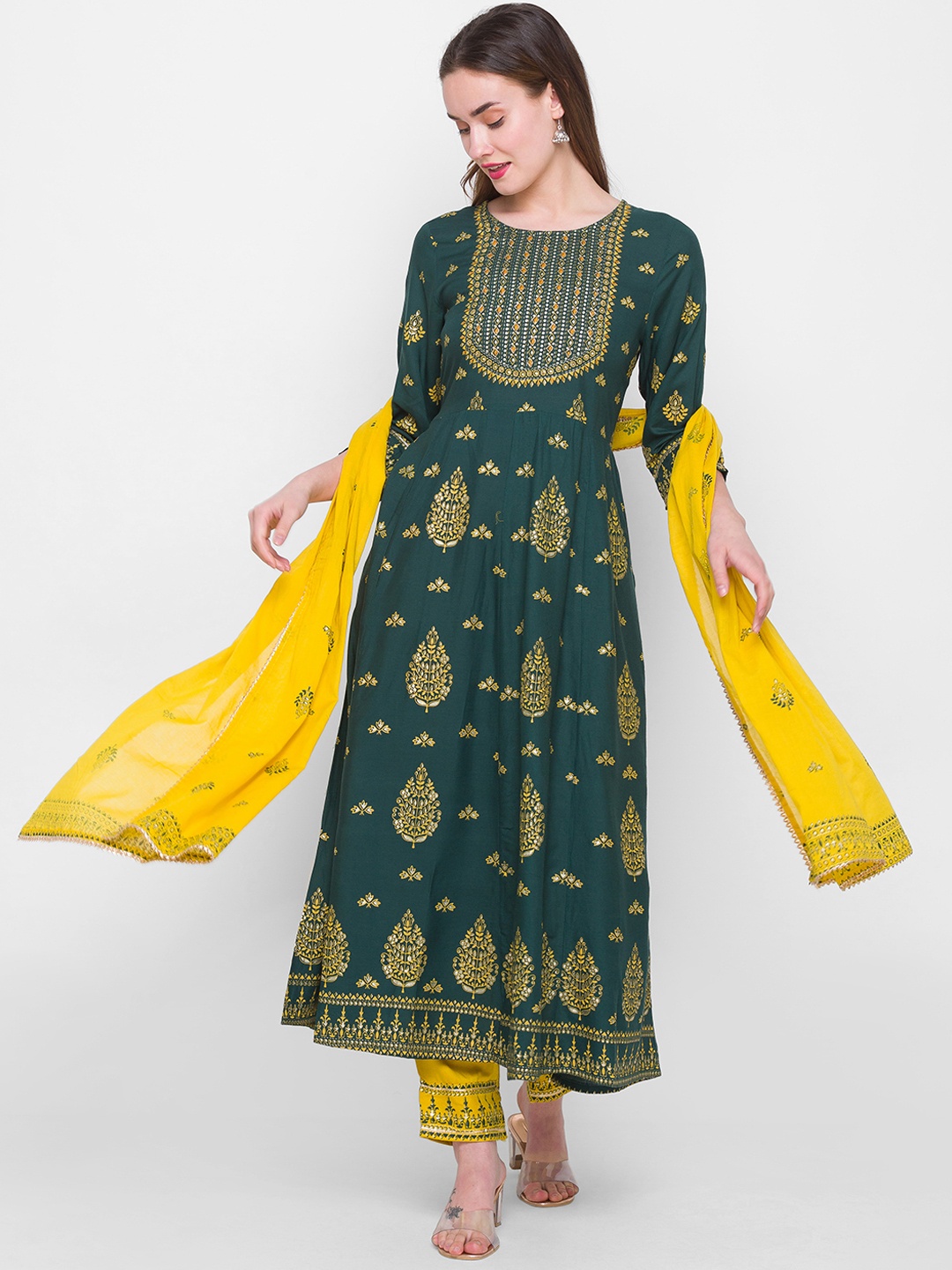 ZOLA Women Green Ethnic Motifs Embroidered High Slit Kurti with Trousers & With Dupatta
ZOLA Women Green Ethnic Motifs Embroidered High Slit Kurti with Trousers & With Dupatta