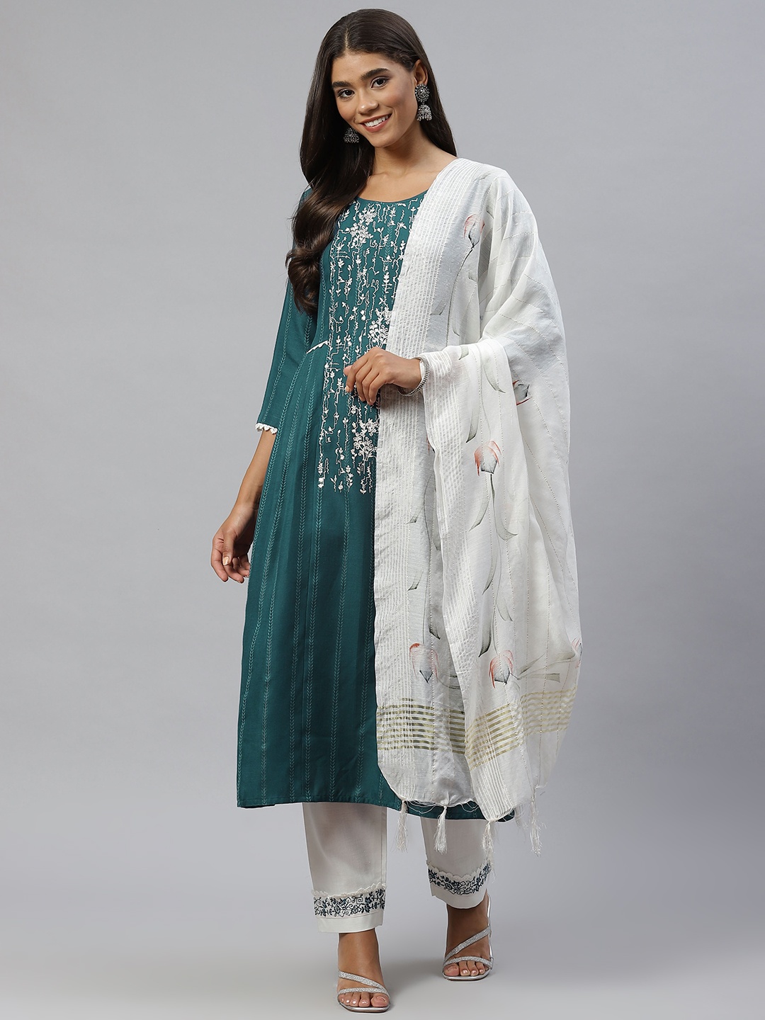 SheWill Women Teal Floral Embroidered Pleated Thread Work Kurta with Trousers & With Dupatta
SheWill Women Teal Floral Embroidered Pleated Thread Work Kurta with Trousers & With Dupatta