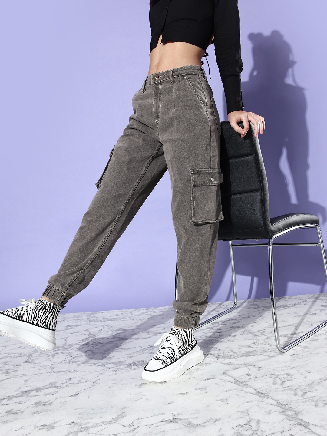 The Roadster Lifestyle Co. Women Jogger Heavy Fade Stretchable Jeans With Cargo Pockets, Grey
The Roadster Lifestyle Co. Women Jogger Heavy Fade Stretchable Jeans With Cargo Pockets, Grey