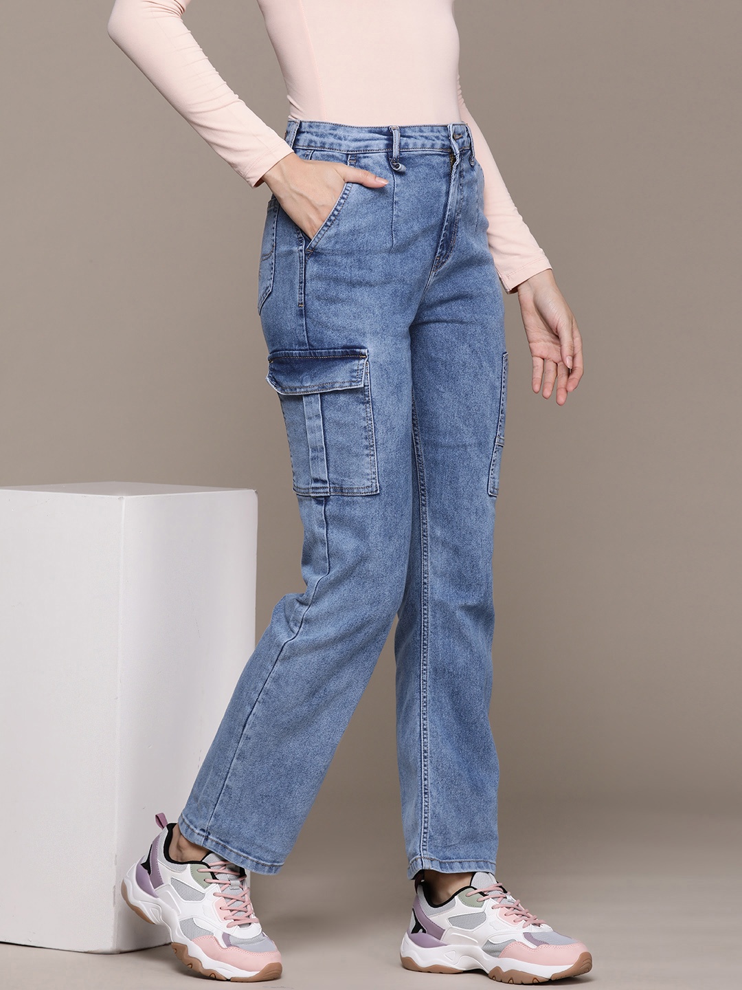 The Roadster Lifestyle Co. Women Straight Fit High-Rise Light Fade Stretchable Cargo Jeans, Blue
The Roadster Lifestyle Co. Women Straight Fit High-Rise Light Fade Stretchable Cargo Jeans, Blue